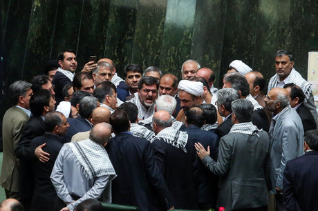 قشقاوی: مجلس جای بگو مگو است/ ظریف هیچ‌گاه با رأی منفی نمایندگان روبه‌رو نبوده است